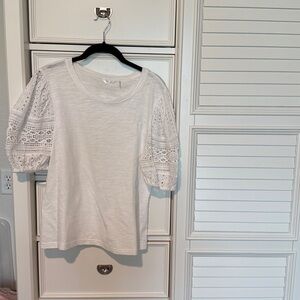 Kaktus Classic White Tee no tag but it is a large. Puffed lace sleeves